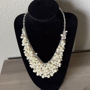 Elegant Pearl Cluster Necklace